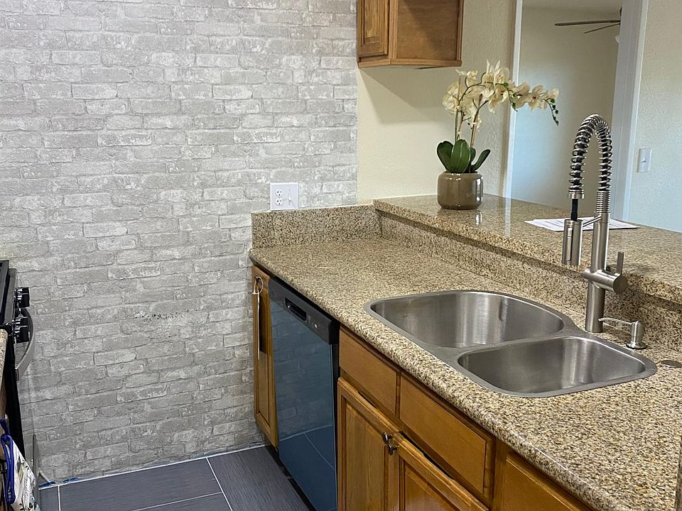 1st image of 1010 S Magnolia Ave #16