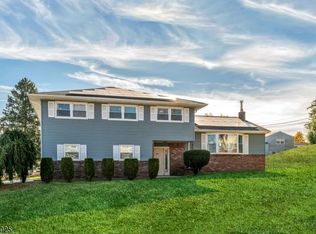 11 King Ct, Wayne, NJ 07470
