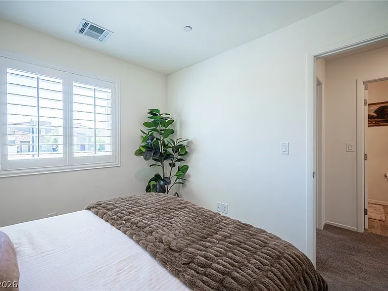 530 Gloster Ave — Photo 23
