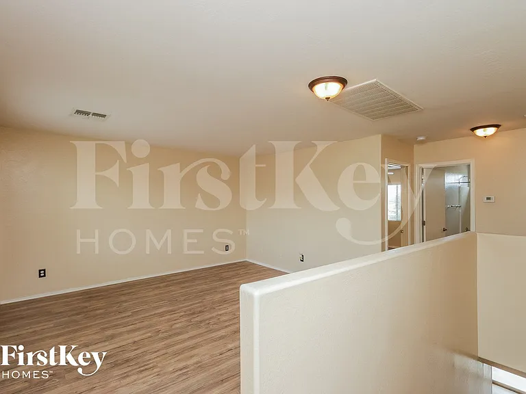 1730 E Maddison Cir — Photo 7