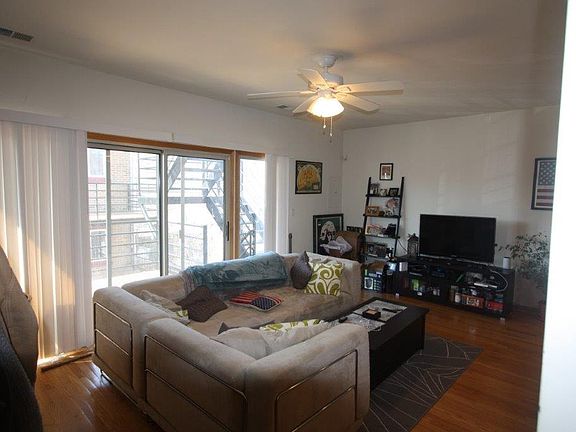 3rd image of 1941 W Grand Ave APT 2F