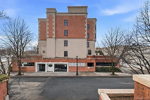 100 Sheldrake Pl #9 Photo 1 100 Sheldrake Pl #9 Photo 1