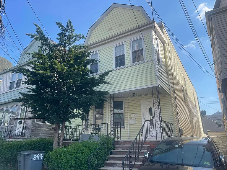 297 Fulton Ave — Photo 1