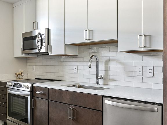 3rd image of 2400 Grayland Ave #404