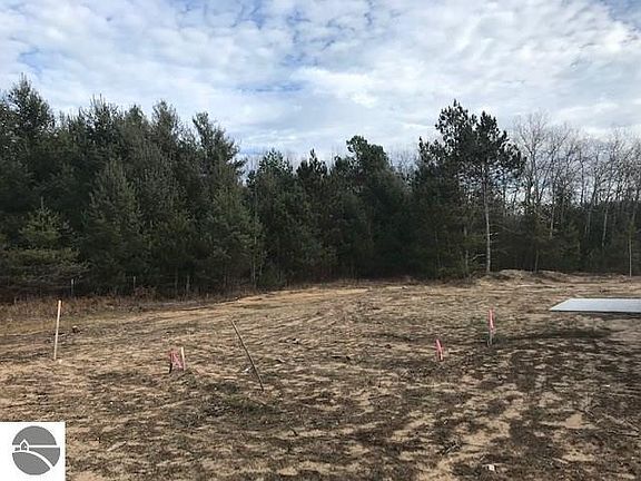 2nd image of 4910 Lark Dr