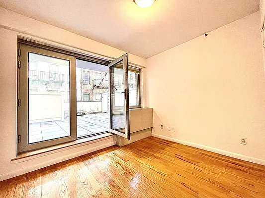 Rented by Metropolitan Property Group | media 18