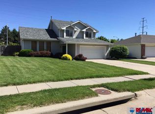 16714 Pierce Cir, Omaha, NE 68130