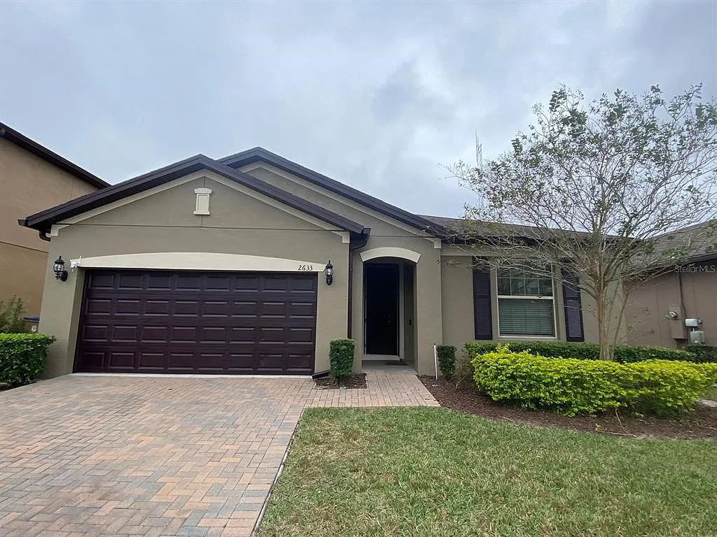 3 bed, 2.0 bath, 2144 sqft, $2,600 — Photo 1