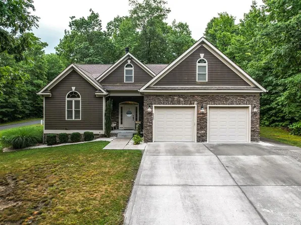 330 Chapelwood Dr, Daniels, WV 25832