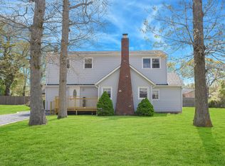 27 Roosevelt Blvd, East Patchogue, NY 11772