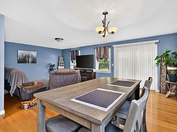 5th image of 70 Lesure Ave