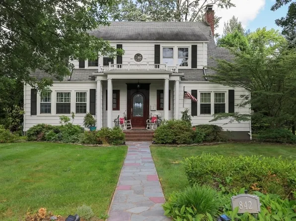842 Cedar Ter, Westfield Town, NJ 07090
