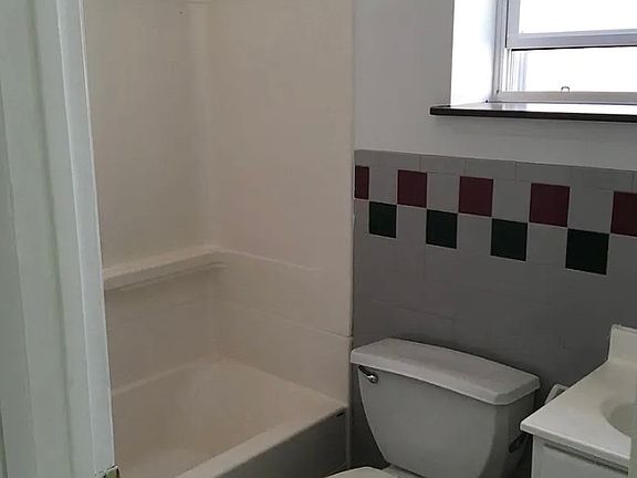 5th image of 1168 S 10th St APT 3