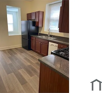 2 bed, 900 sqft, $1,300 — Photo 2