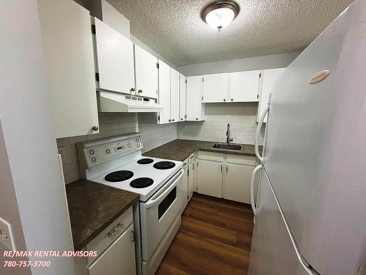 Building Photo - 90 Glamis Dr SW #4494