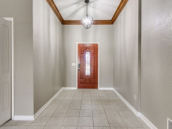 2nd image of 18509 Laurel Oak Dr