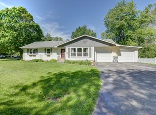 904 Longview Rd, Monticello, IL 61856