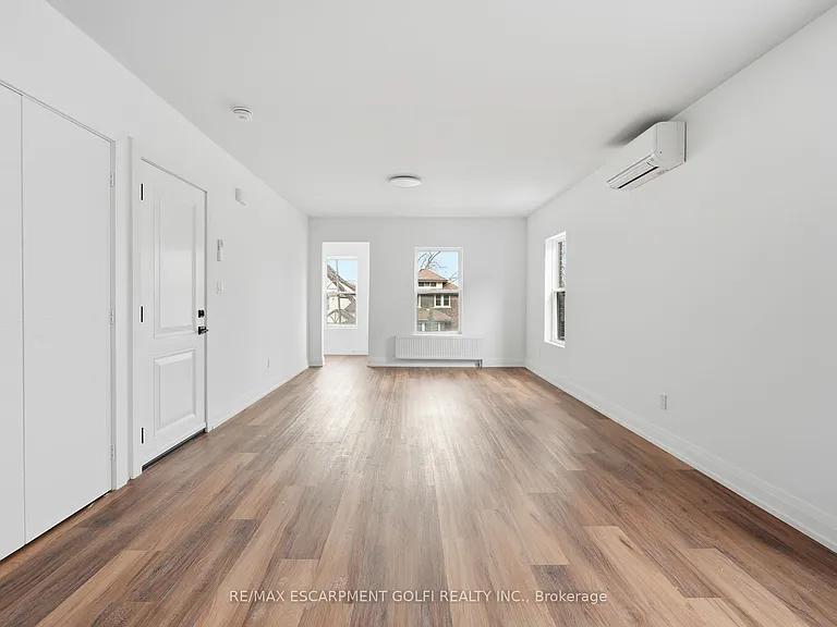 4876 Simcoe St #3 — Photo 5