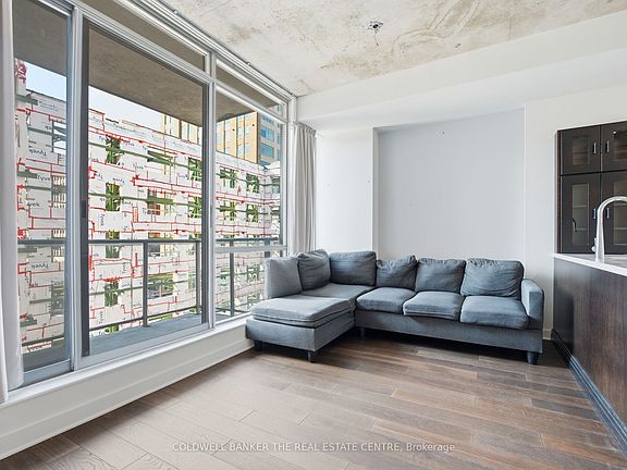 4th image of 36 Charlotte St #501