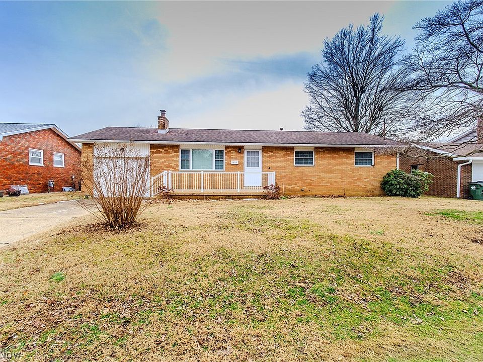 1st image of 1587 Lois St