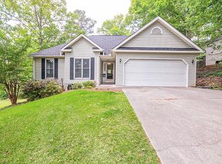 107 Oak Ridge Dr, Greenwood, SC 29649