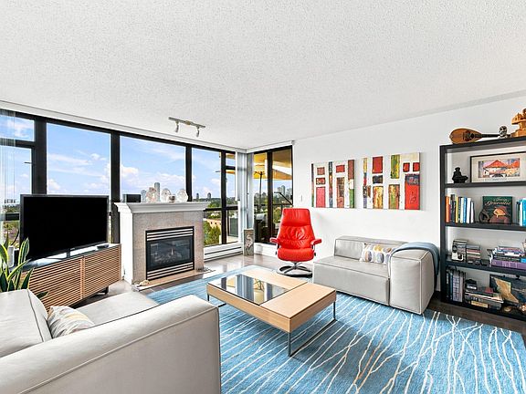 3rd image of 615 Hamilton St #1205