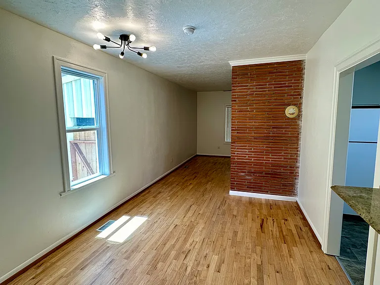 926 NE Davis St — Photo 6