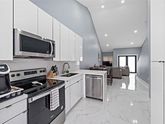 4th image of 9046 NW 121st Ter