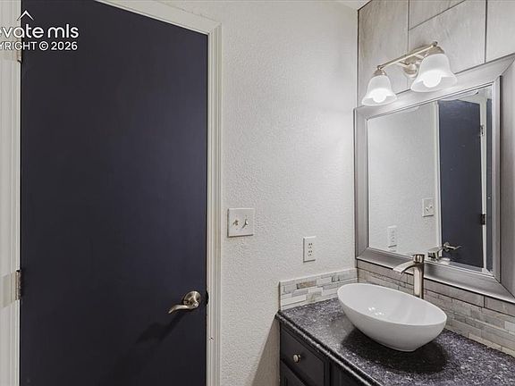 4th image of 1205 Firefly Cir