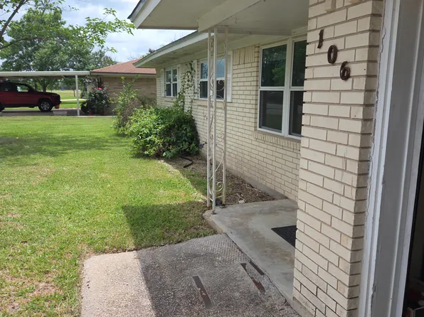 106 S Meadow Dr, Little River Academy, TX 76554