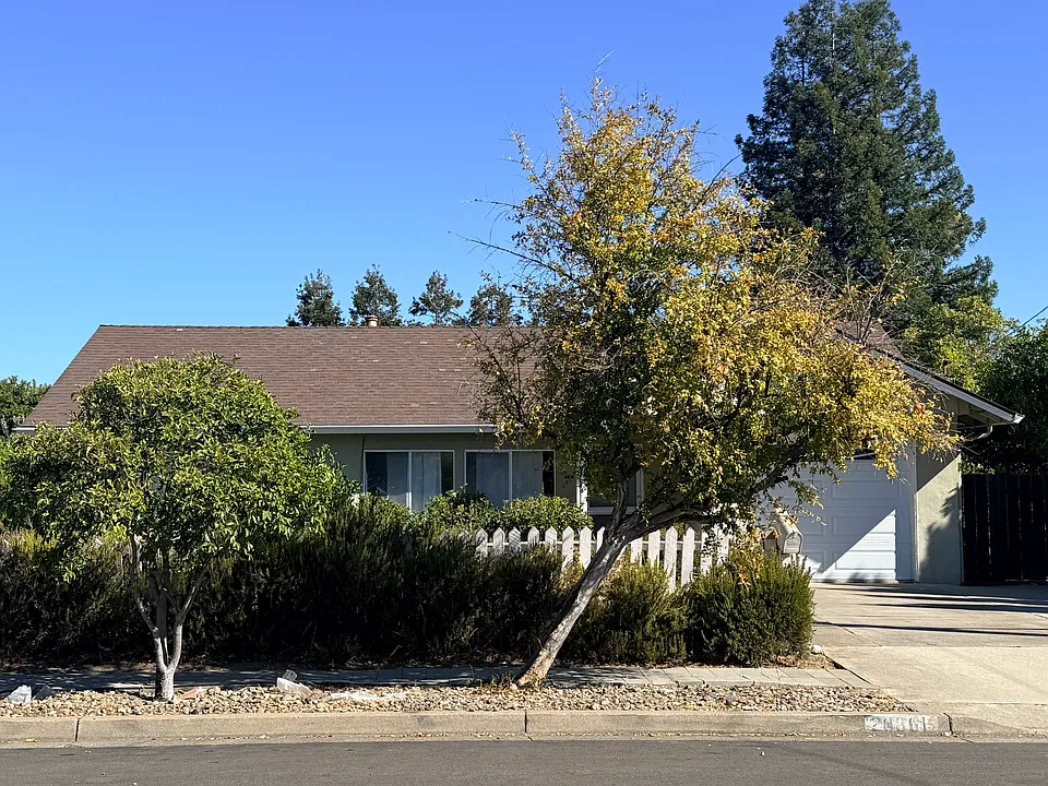 20861 Garden Gate Dr
