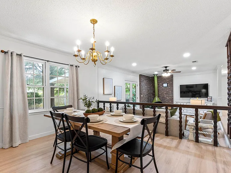 1726 Greenwood Cir — Photo 22