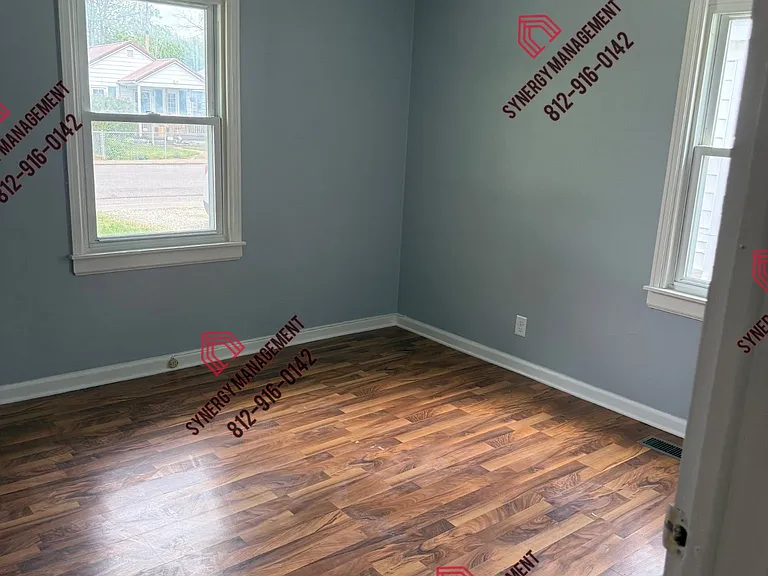 1505 Jackson Ave — Photo 4