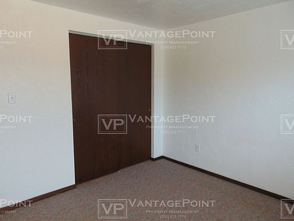 3rd image of 2445 Woodale Ave #6