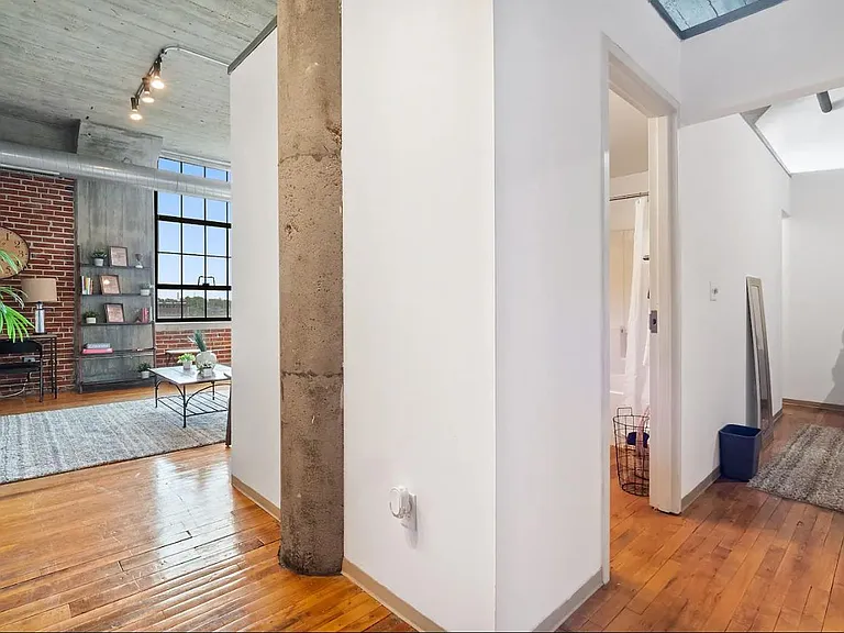 Adler Annex — Photo 26