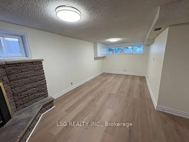3 bed, $1,600 — Photo 3