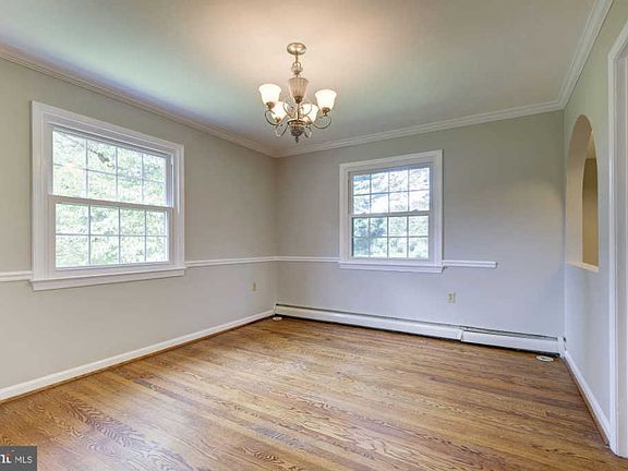 5th image of 15705 Norman Dr