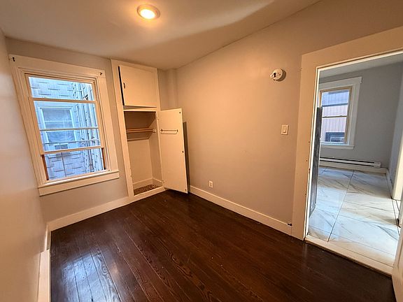 4th image of 482 Kennedy Blvd #2R