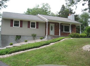 67 Mandalay Dr, Poughkeepsie, NY 12603