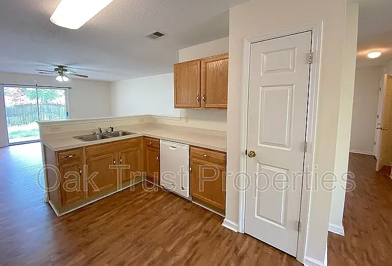 407 Catawba Dr — Photo 4
