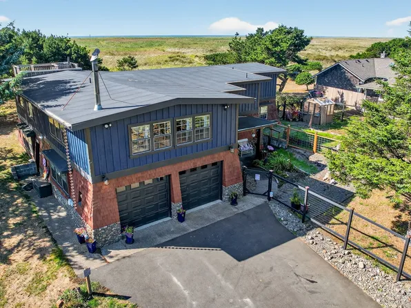 89728 Ocean Dr, Warrenton, OR 97146