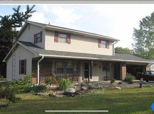 S52W33624 Woodchuck Ct, North Prairie, WI 53153