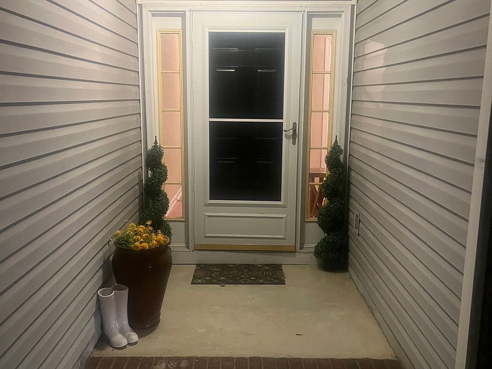 1st image of 2085 Sylvan Lake Dr