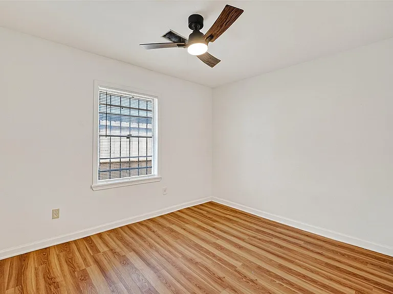 7426 Miley St — Photo 16