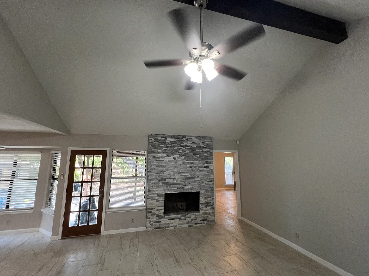 3 bed, 2017 sqft, $2,000 — Photo 3