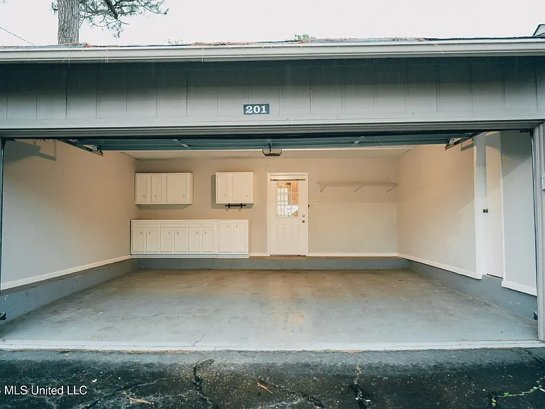5125 Old Canton Rd #201 — Photo 25