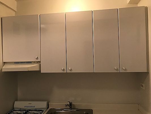 5th image of 150 E 39th St APT 403