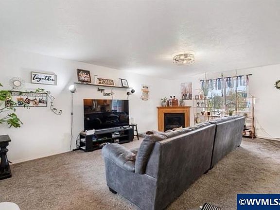 4th image of 8781 NE Box Elder St