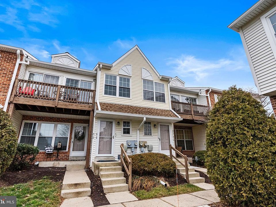 1st image of 617 Glen Ln #58B