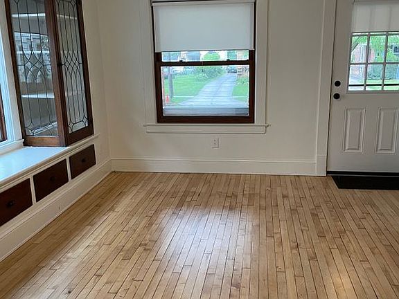 3rd image of 1614 Ridgewood Ave